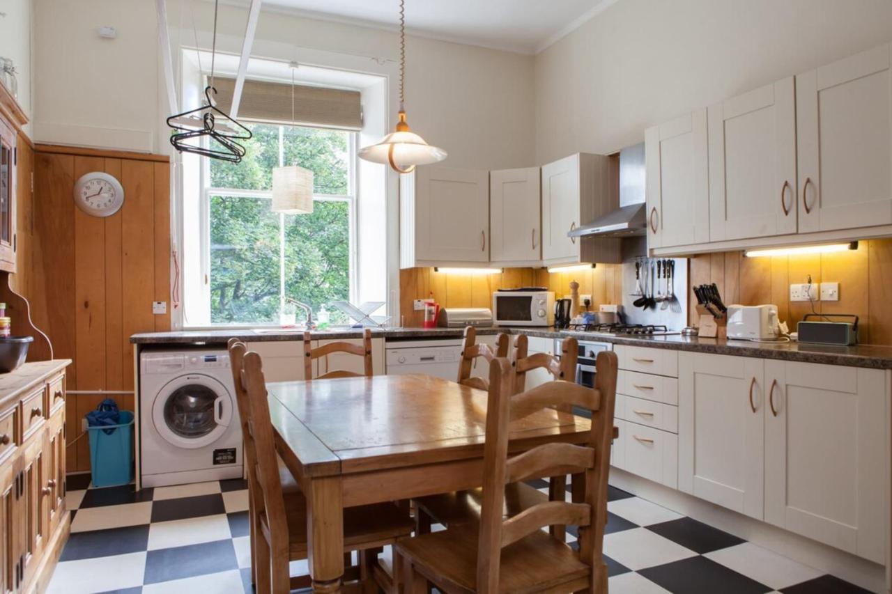 Amazing 4 Bedroom Apartment Just Off The Meadows Edinburgh Exterior photo